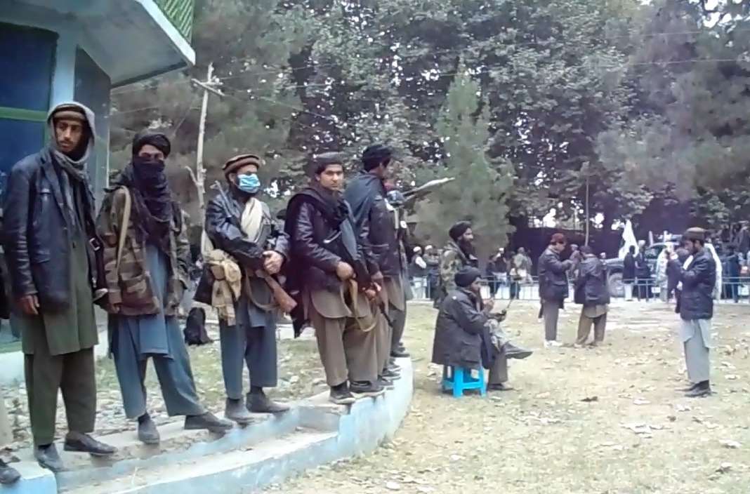 Taleban fighters in Darqad district centre, 2015 after the fall of the district centre (Taleban website).