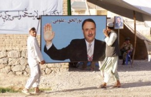 Afghan parliament will vote on 9 April about a new interior minister, among others, after the previous one, Nur-ul-Haq Ulumi (here on a 2005 election poster in Kandahar) stepped down. Photo: Thomas Ruttig.